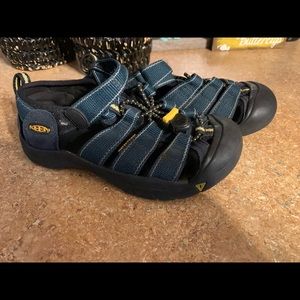 Keen Sandals little kid size 4